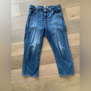 Woman’s Levi’s Straight Ribcage Jeans